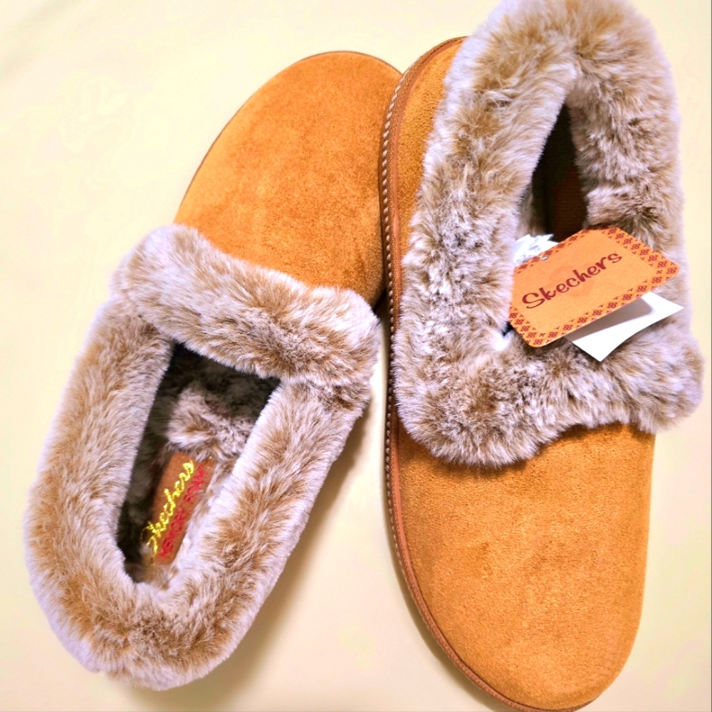 NEW! Skechers Memory Foam Slippers Size 8